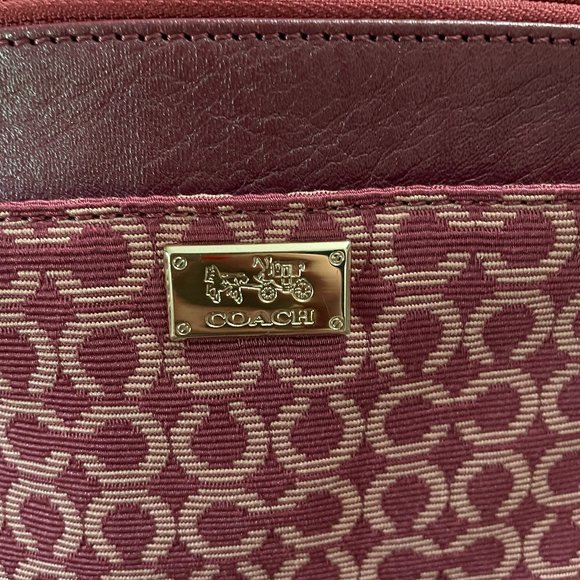 Signature Coach Crossbody - Picture 3 of 7